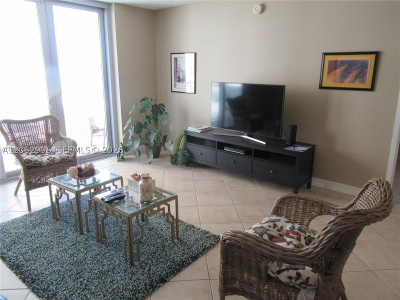 Apartment for rent at Arlen Beach 919