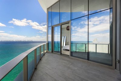 Comprar apartamento no Ritz Carlton Residences Sunny Isles 4701