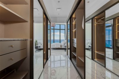 Comprar apartamento no Ritz Carlton Residences Sunny Isles 4701