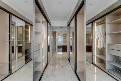 Comprar apartamento no Ritz Carlton Residences Sunny Isles 4701