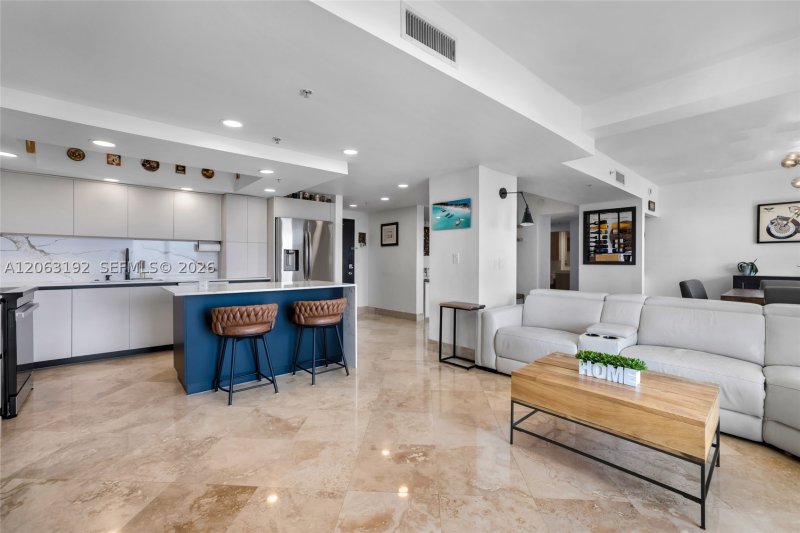 Condo for sale at Waverly Las Olas 1118