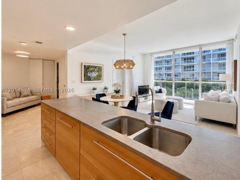 Condo for sale at Icon Brickell Tower I 1609