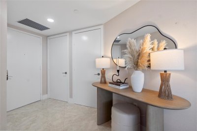 Comprar apartamento no Beach Club Two 1006