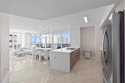 Comprar apartamento no Beach Club Two 1006