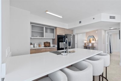 Comprar apartamento no Beach Club Two 1006