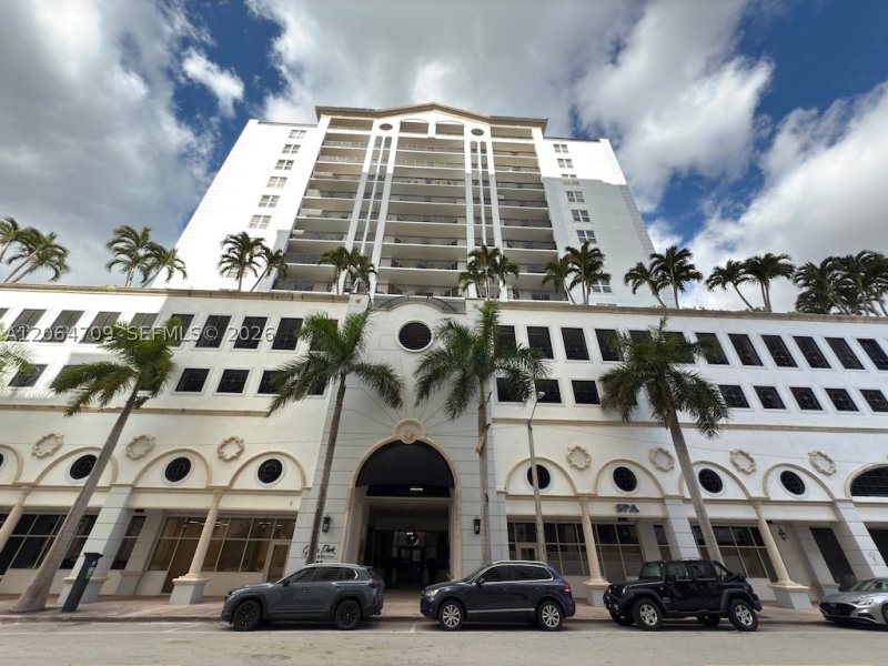Condo for sale at Gables Park Tower 103