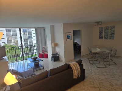 Aluguel de apartamento no Plaza of the Americas 609