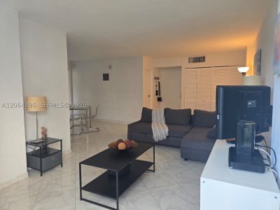 Aluguel de apartamento no Plaza of the Americas 609