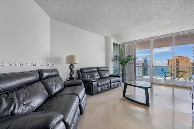 Apartment for rent at Oceania 4 2842
