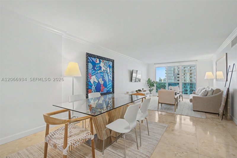 Alquiler de apartamento en Roney Palace 908