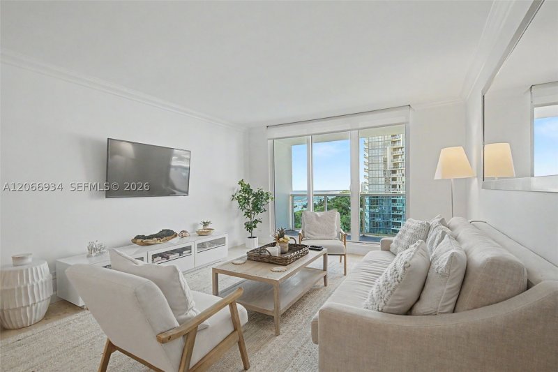 Alquiler de apartamento en Roney Palace 908