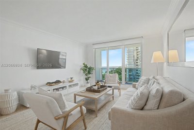 Alquiler de apartamento en Roney Palace 908
