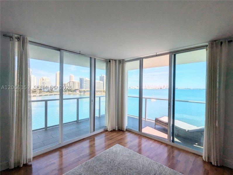 Apartment for rent at Mark on Brickell 910