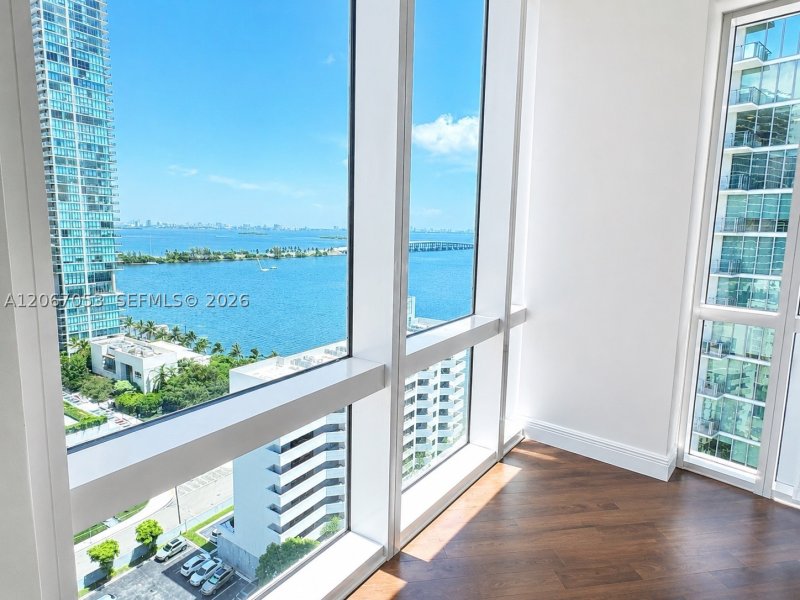 Apartment for rent at Platinum Condo 1701