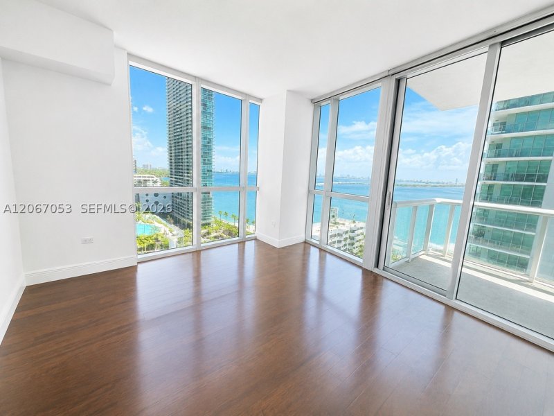 Apartment for rent at Platinum Condo 1701