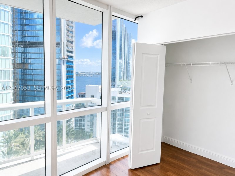 Apartment for rent at Platinum Condo 1701