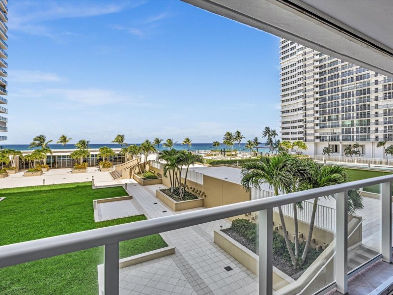 Condo for sale at Plaza East 2D