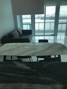 Comprar apartamento no Bentley Bay North 713
