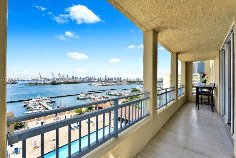Condo for sale at Yacht Club at Portofino 1102