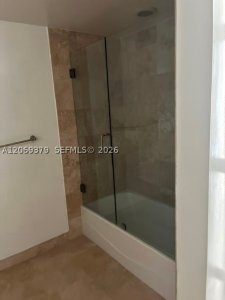 Aluguel de apartamento no Duo Condo 701E
