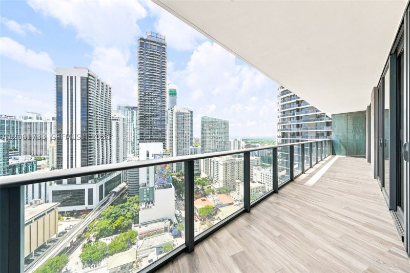 Comprar apartamento en SLS Lux Brickell 2502