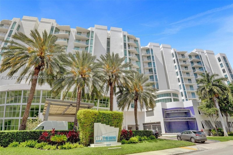 Apartment for rent at Uptown Marina Lofts 1010