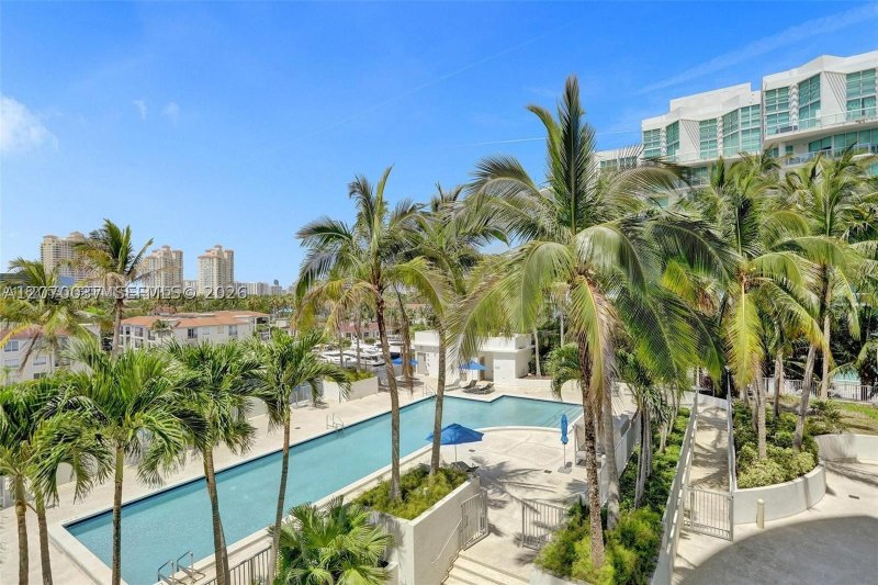 Apartment for rent at Uptown Marina Lofts 1010