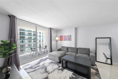 Comprar apartamento no The Club At Brickell Bay 2205