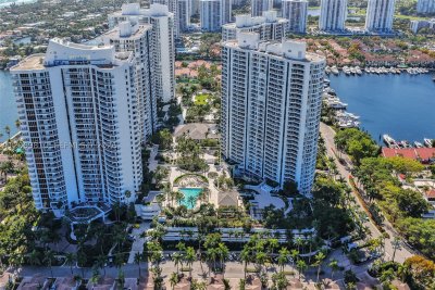 Comprar apartamento en North Tower at The Point 2310