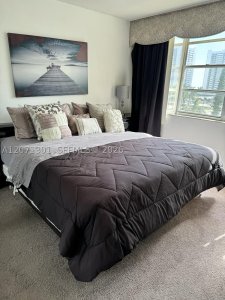 Comprar apartamento no Imperial Towers 514