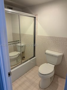 Comprar apartamento no Imperial Towers 514