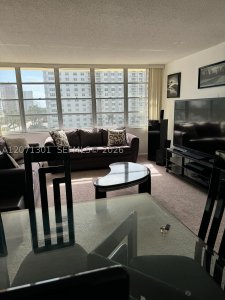 Comprar apartamento no Imperial Towers 514