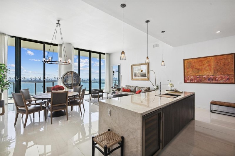 Condo for sale at Gran Paraiso PH5303