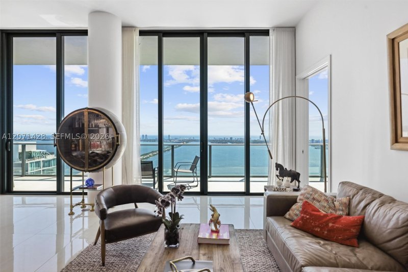Condo for sale at Gran Paraiso PH5303