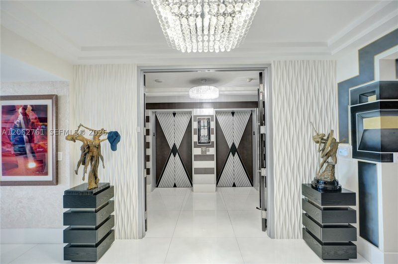 Condo for sale at Peninsula I 2403