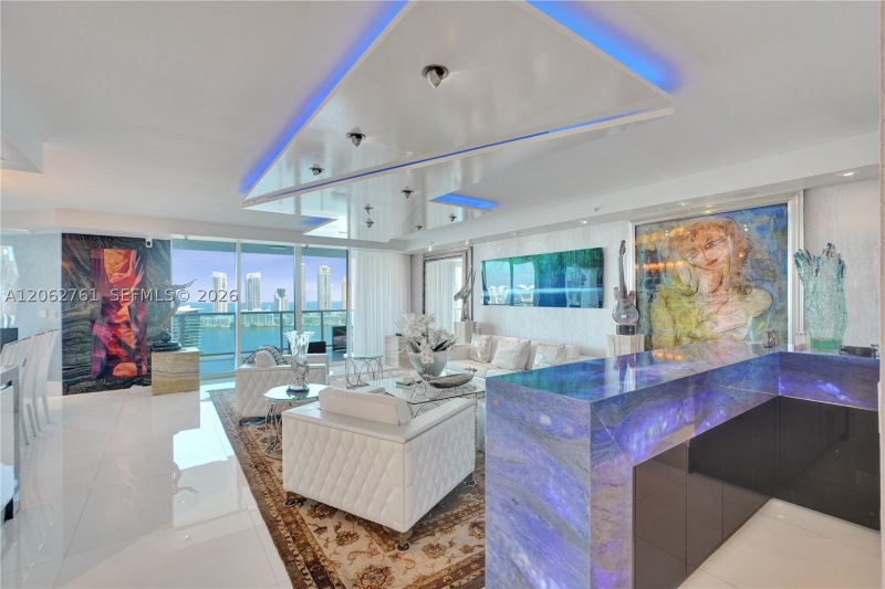 Condo for sale at Peninsula I 2403