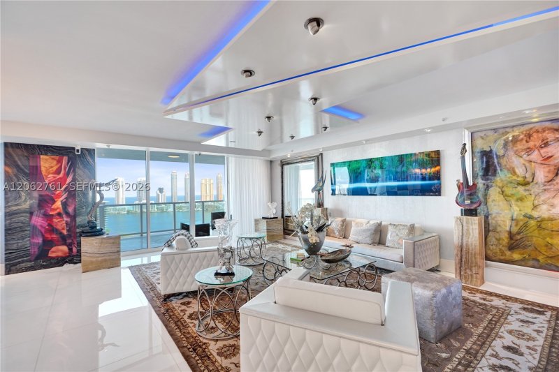 Condo for sale at Peninsula I 2403