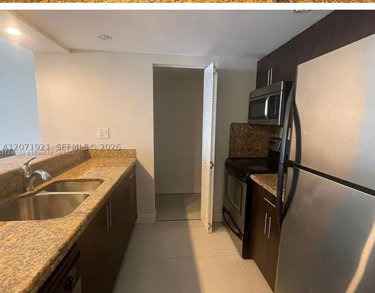 Apartment for rent at Madison Miami W-2205