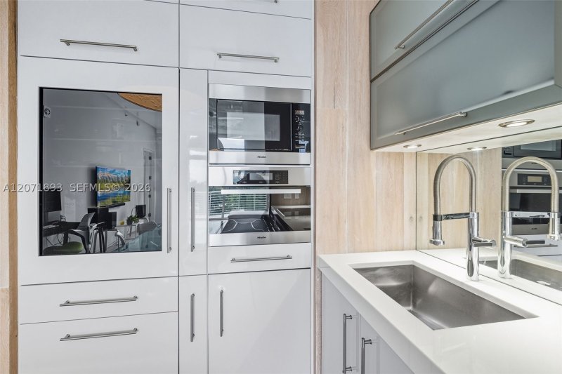 Condo for sale at The Meridian Lofts 518