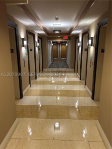 Comprar apartamento no Vizcayne Everglades On The Bay 3106