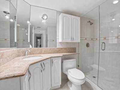 Comprar apartamento no Yacht Harbour Villas 104
