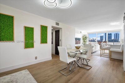 Aluguel de apartamento no Coral Isle East 701