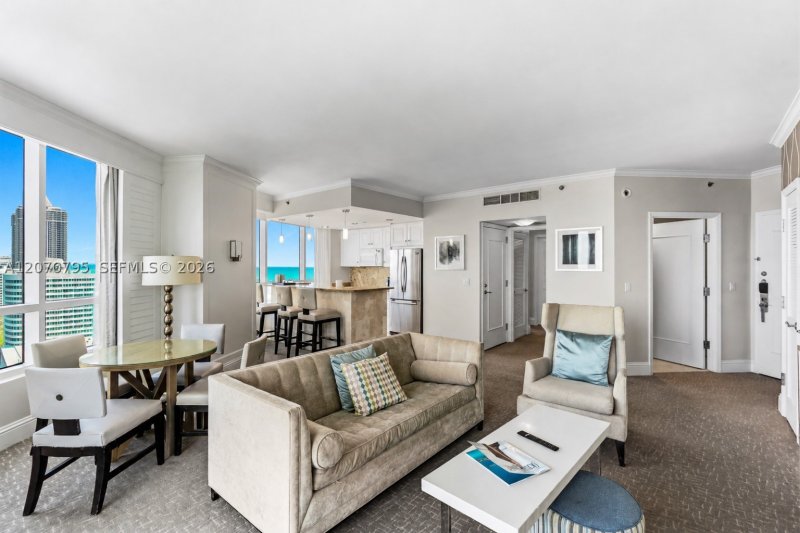 Condo for sale at Fontainebleau II 1915/1917