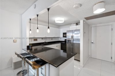 Comprar apartamento en Roney Palace 931
