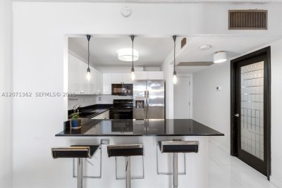 Comprar apartamento en Roney Palace 931