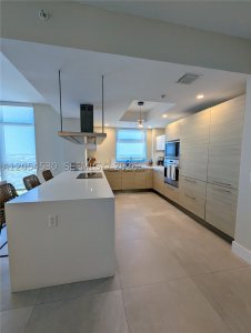 Comprar apartamento en Marina Palms Yacht Club 1501