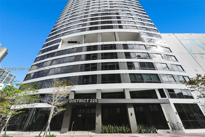 Condo for sale at District 225 1801