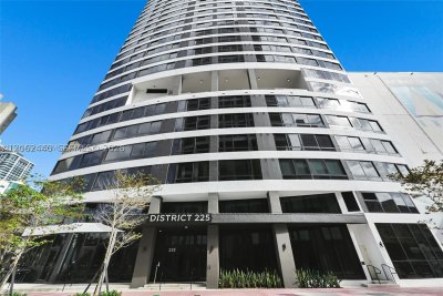 Comprar apartamento no District 225 1801