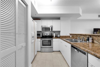 Aluguel de apartamento no Gables Park Tower 1105