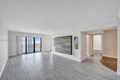 Aluguel de apartamento no The Summit 2109N